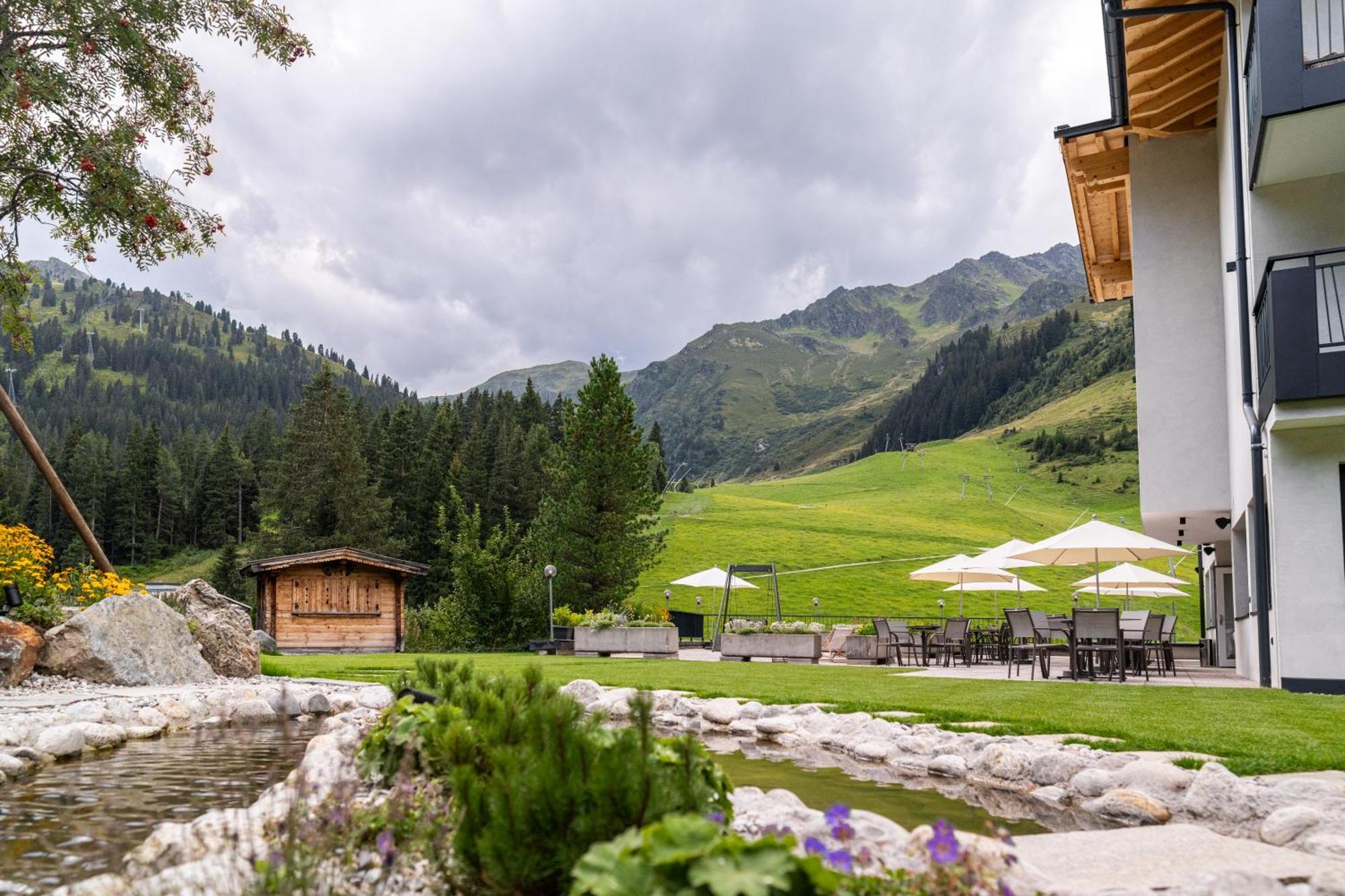Berghotel Hochfuegen Buitenkant foto