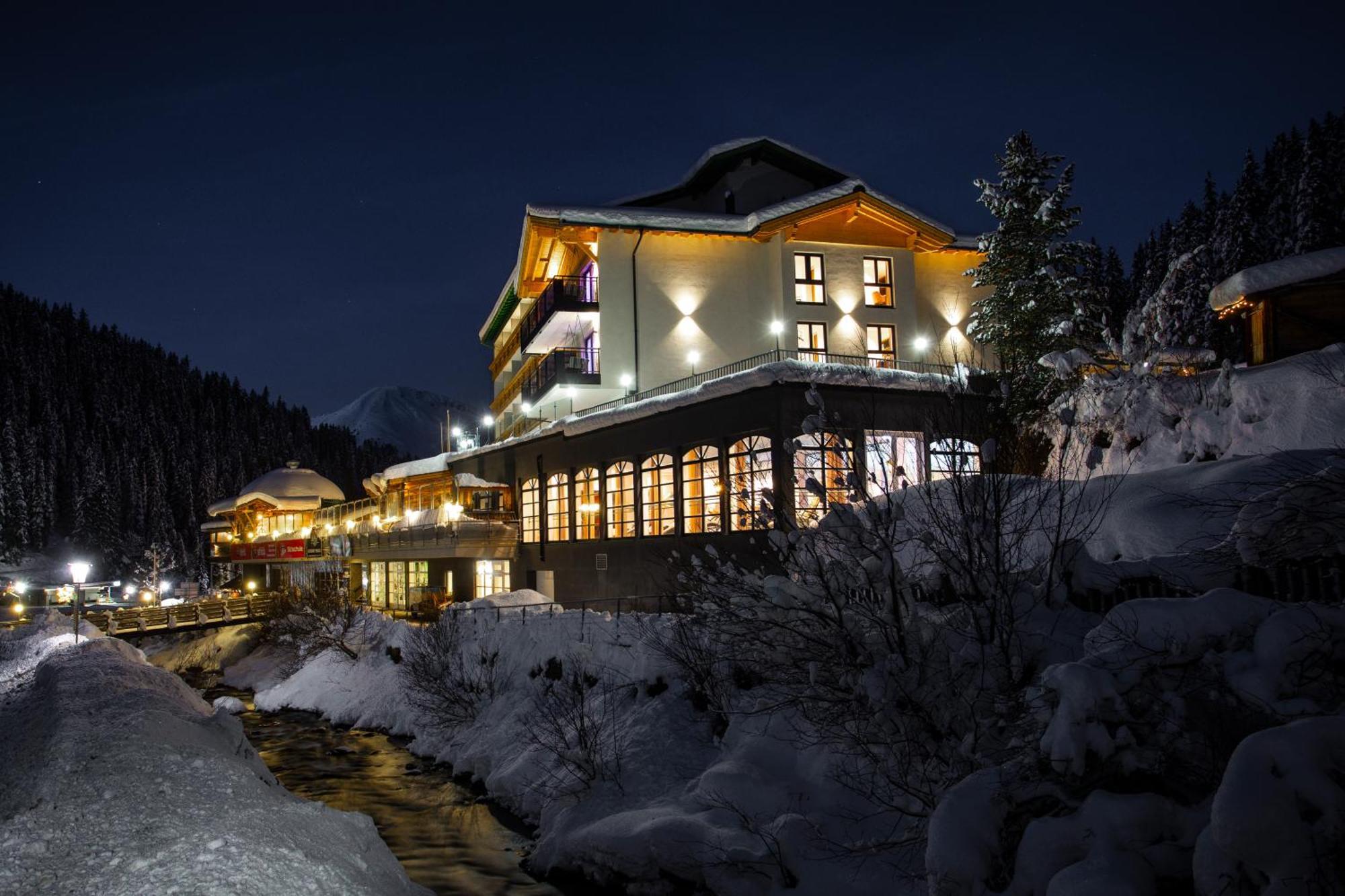 Berghotel Hochfuegen Buitenkant foto