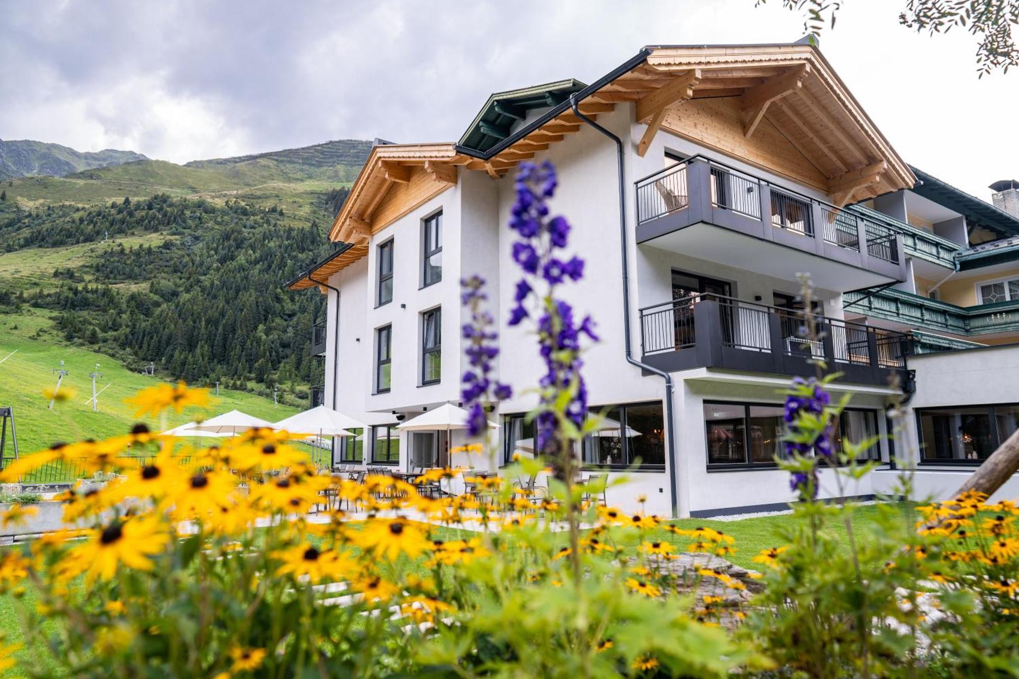 Berghotel Hochfuegen Buitenkant foto